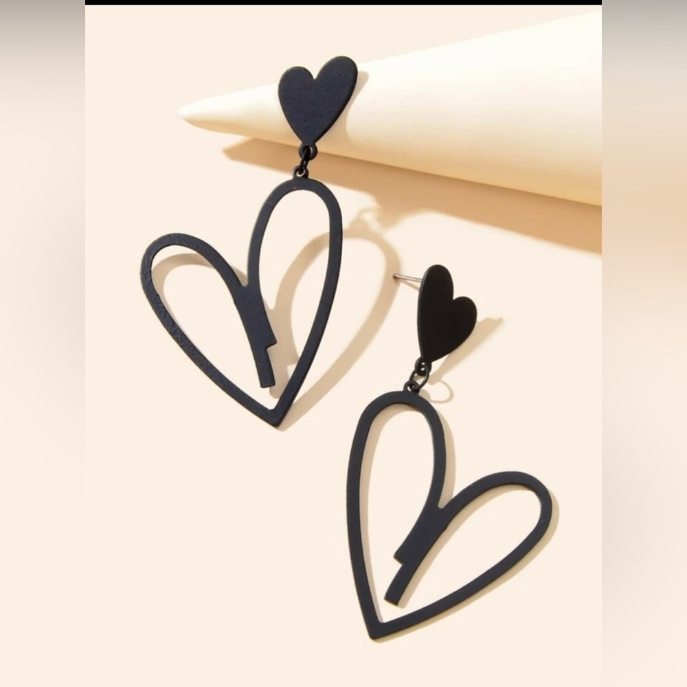 Black heart shaped earrings